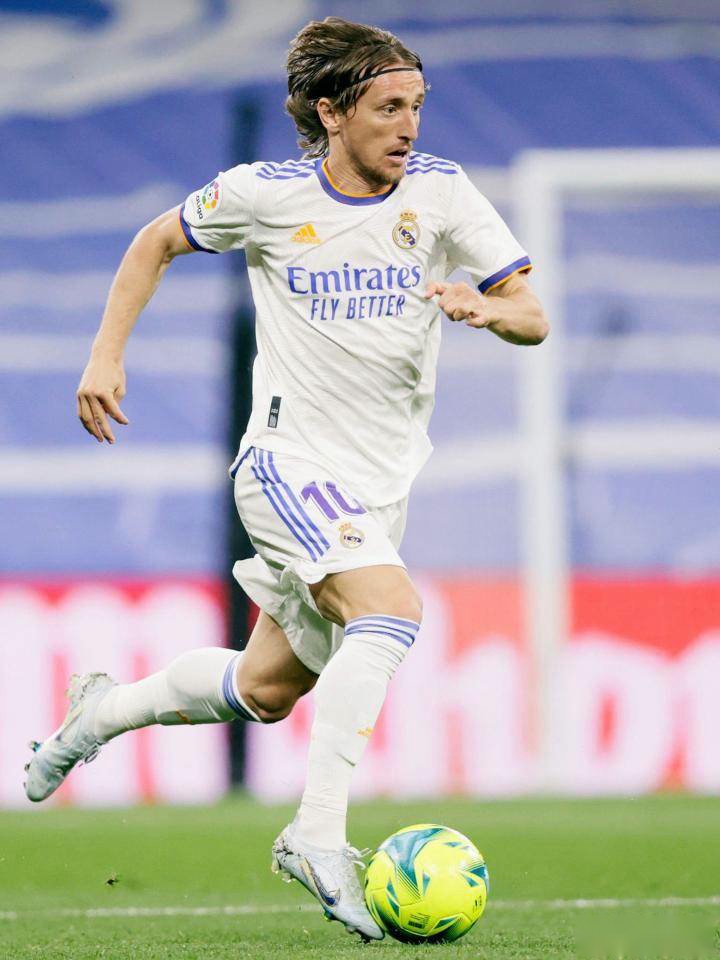 CBA总决赛：辽宁队客场两连胜 向第三冠迈进一大步