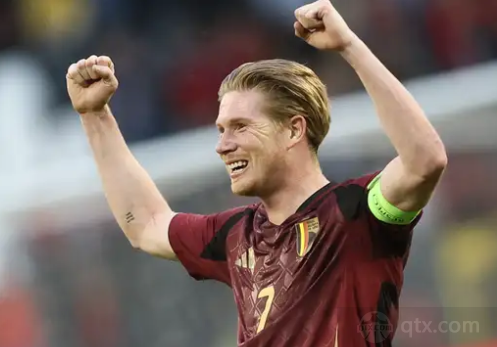 里夫斯成湖人队史第七位单场至少40+10助的球员