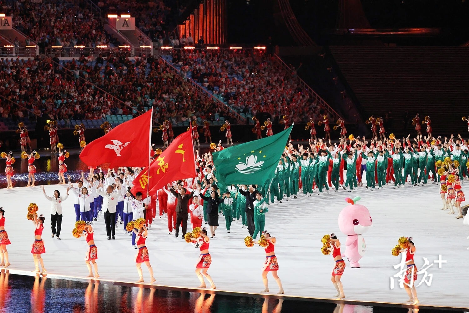 公牛集团：1月13日融资买入1850.63万元，融资融券余额3.19亿元