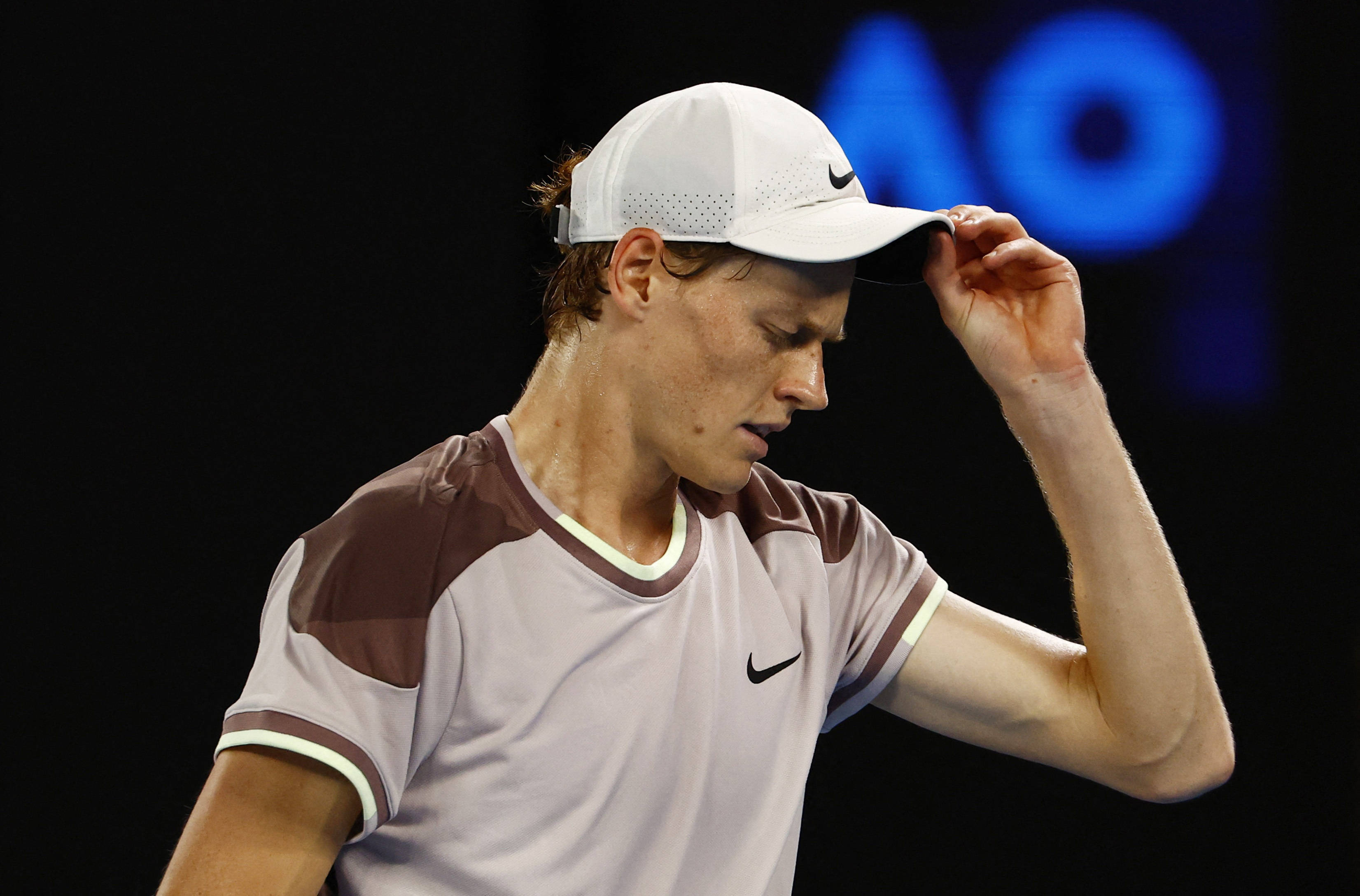 后防线被对 后防线被对